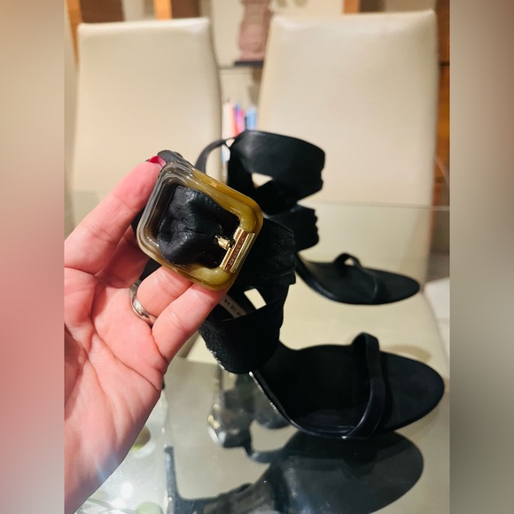 ELEGANT BURBERRY LONDON’S SANDALS - Picture 4 of 8